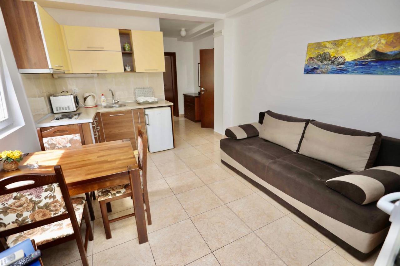 Guest House Maslina Petrovac Exterior foto